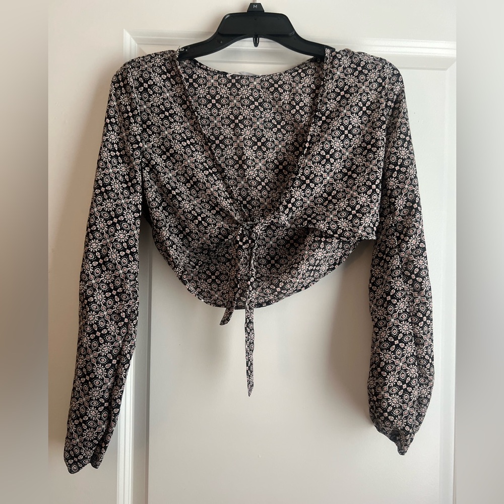 Elegant Black and White Patterned Women's Blouse